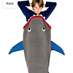 BLankie TaiLs Gray and Green shark black.